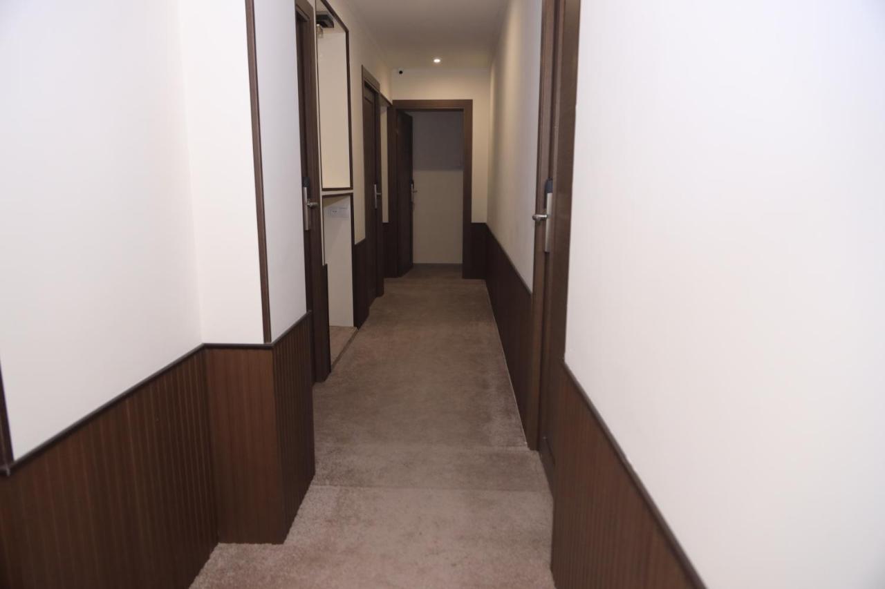 Delin Hotel And Tours Jerevan Buitenkant foto