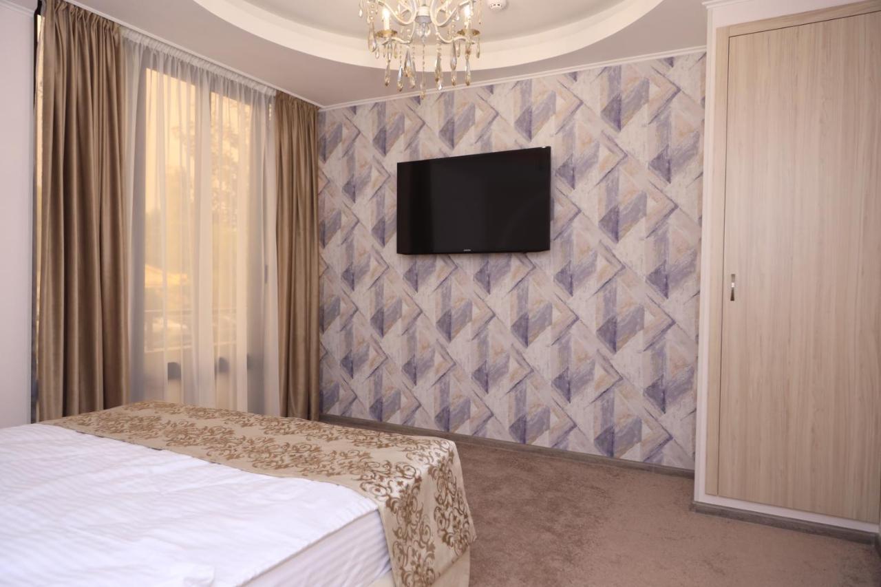 Delin Hotel And Tours Jerevan Buitenkant foto