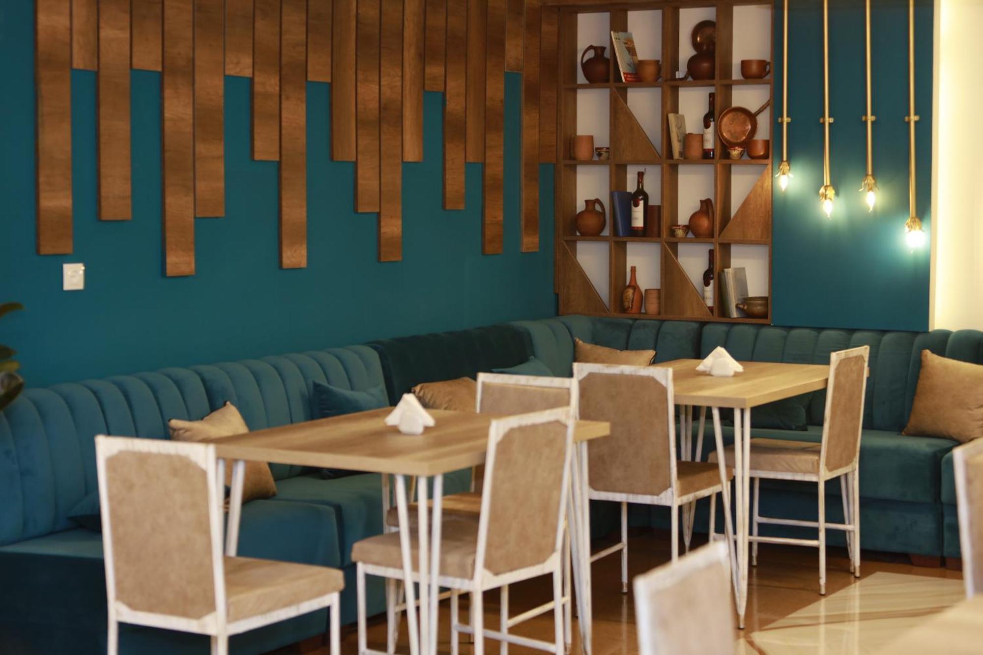 Delin Hotel And Tours Jerevan Buitenkant foto