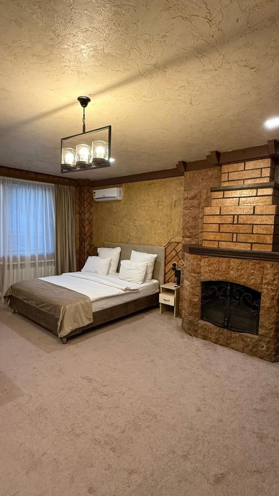 Delin Hotel And Tours Jerevan Buitenkant foto